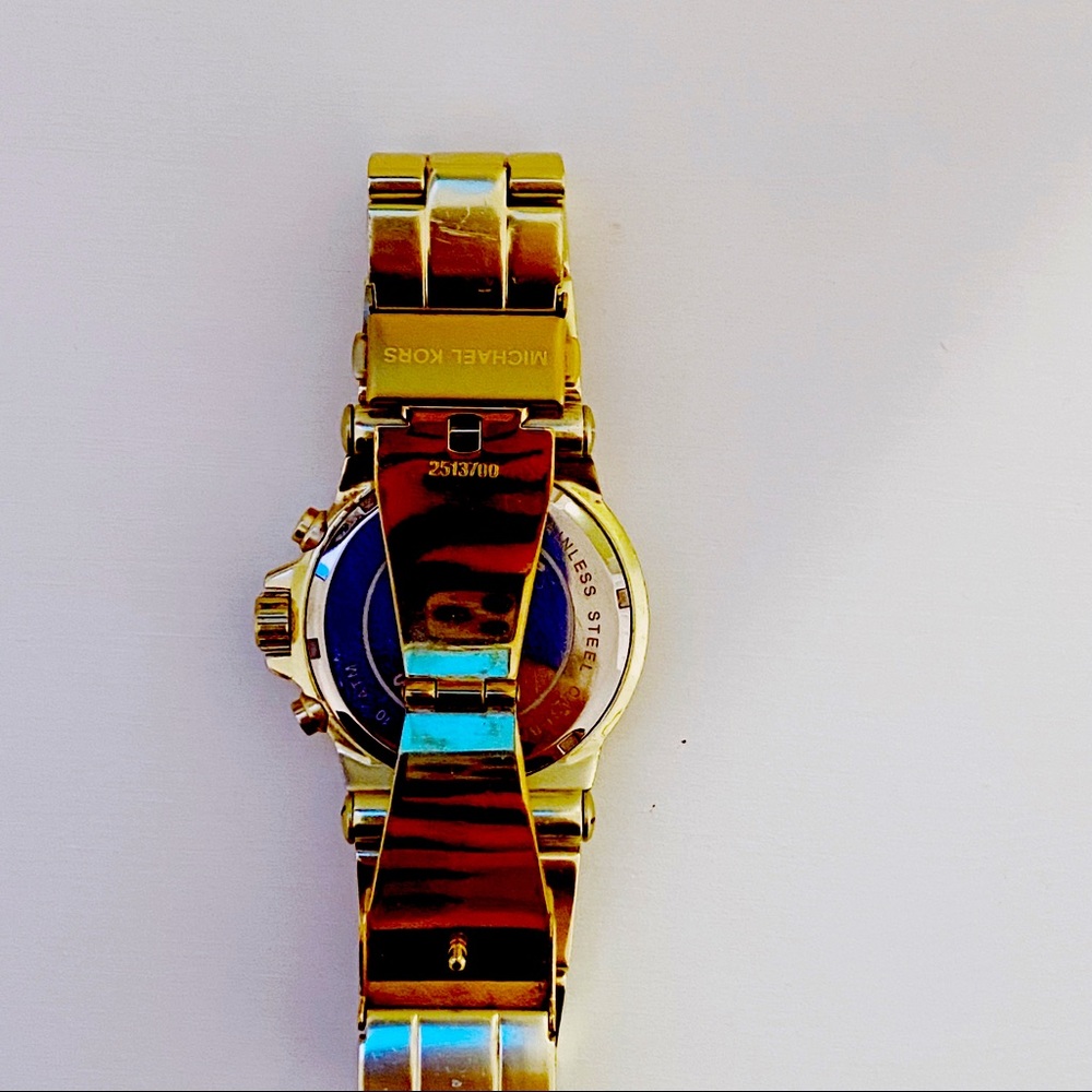 Michael Kors Gold Watch - Picture 6 of 7
